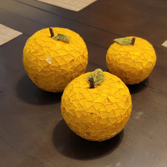 Decor - Picture 8 of 8